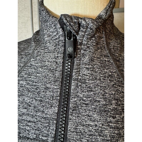 Lululemon Define *Luon Jacket, Women's Size 6 - Heather Black EUC - Picture 6 of 8